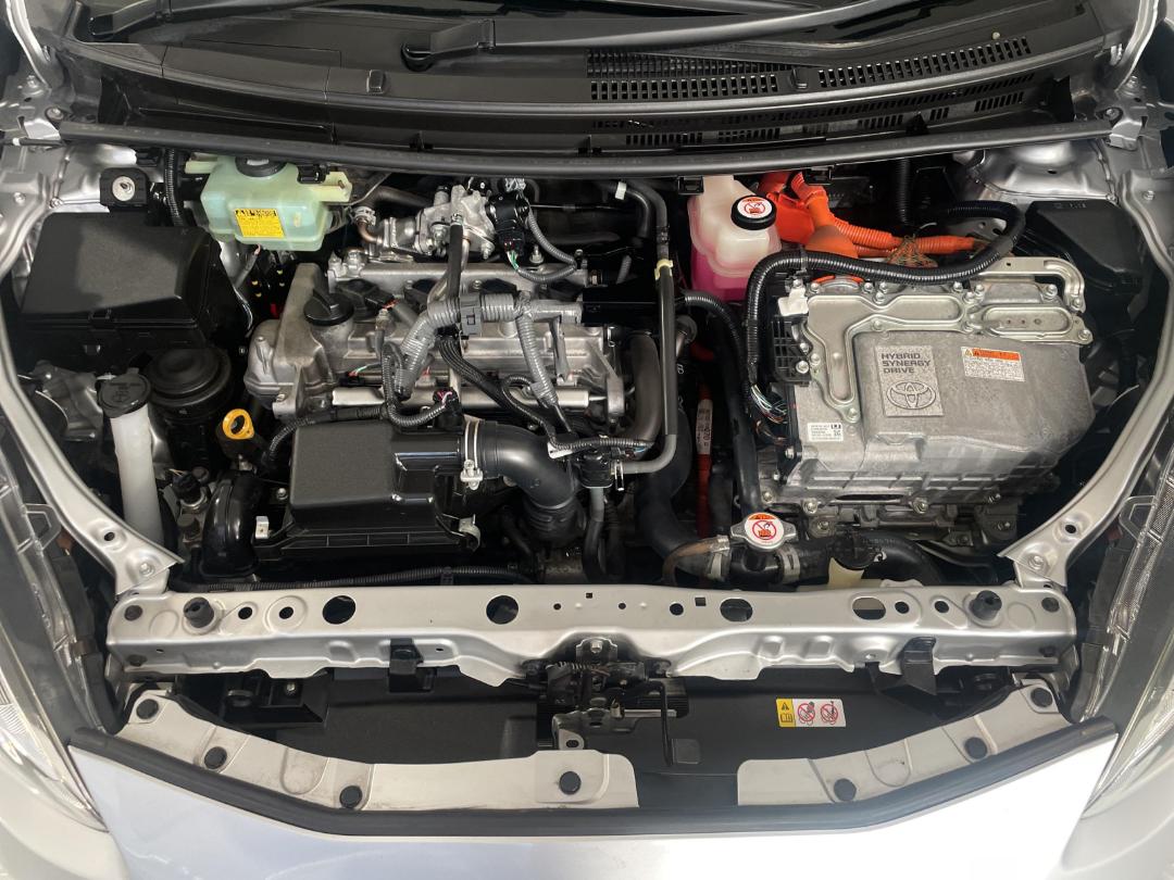 Photo '13' of Toyota Aqua Photo '13' of Toyota Aqua