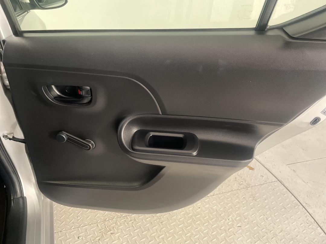 Photo '19' of Toyota Aqua Photo '19' of Toyota Aqua