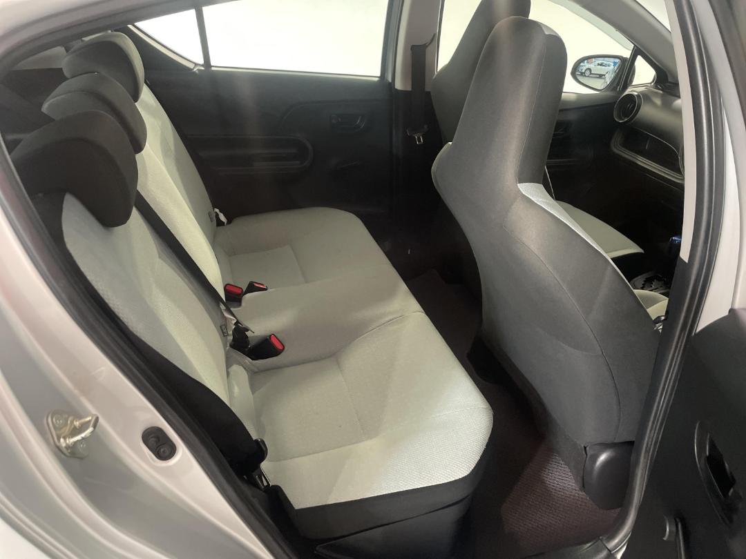 Photo '20' of Toyota Aqua Photo '20' of Toyota Aqua