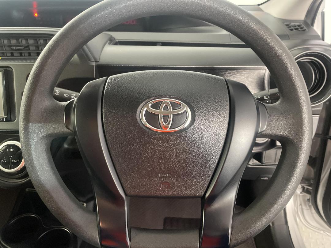 Photo '25' of Toyota Aqua Photo '25' of Toyota Aqua