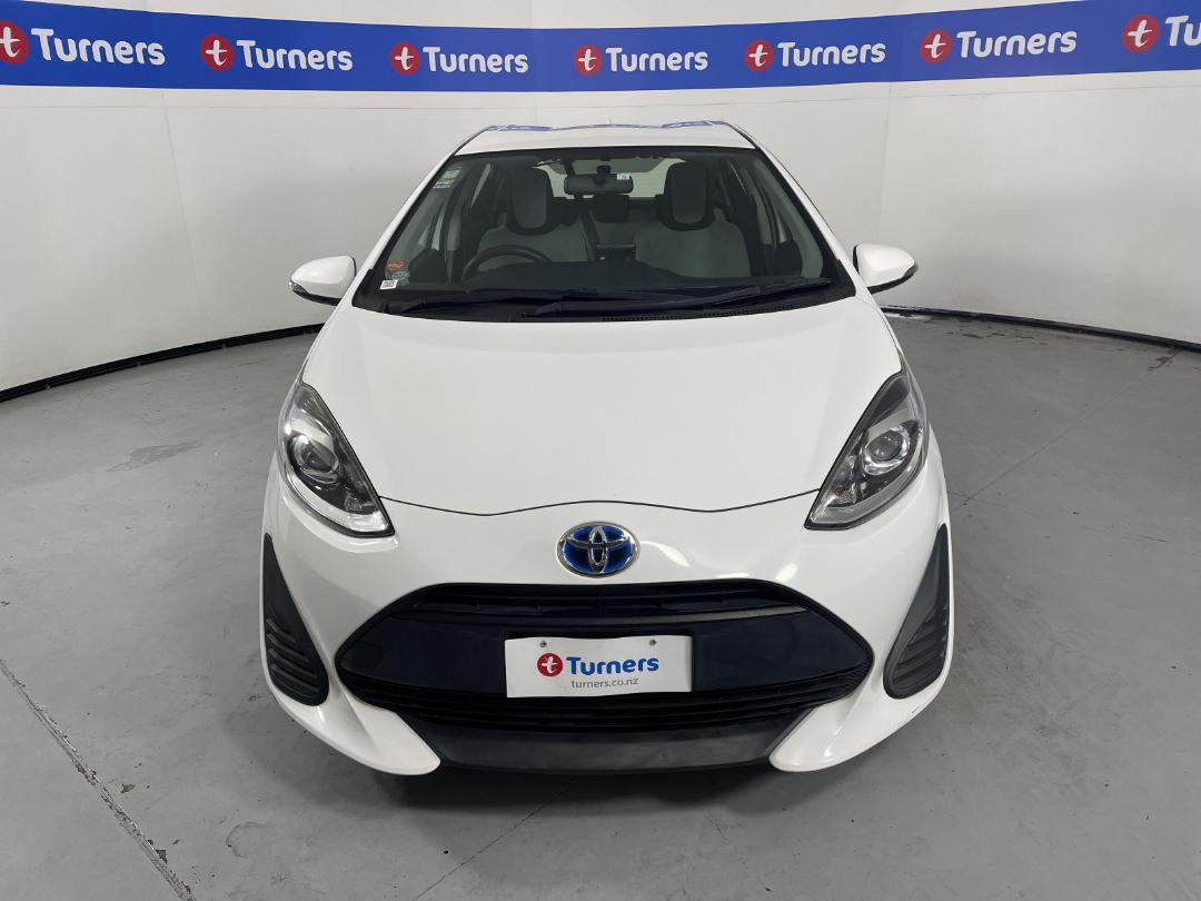 Photo '2' of Toyota Aqua