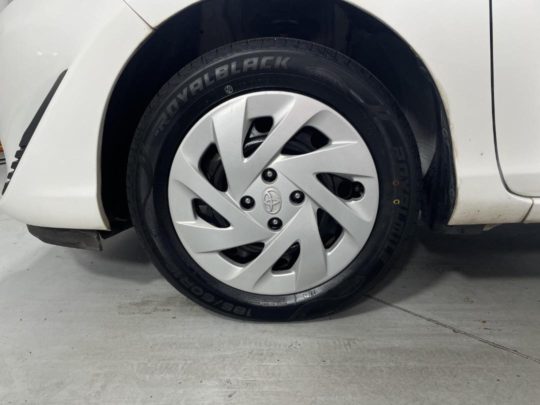 Photo '10' of Toyota Aqua