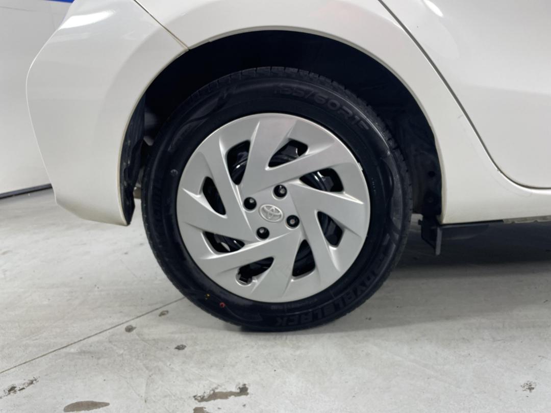 Photo '12' of Toyota Aqua