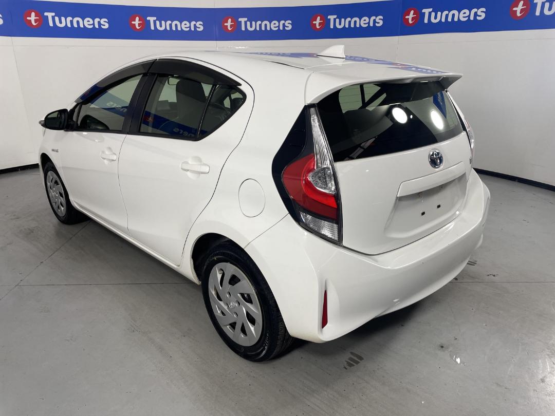 Photo '5' of Toyota Aqua