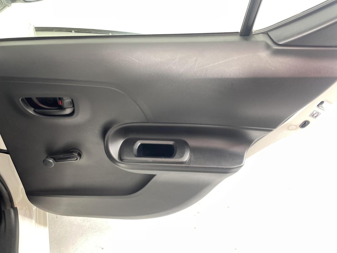 Photo '19' of Toyota Aqua