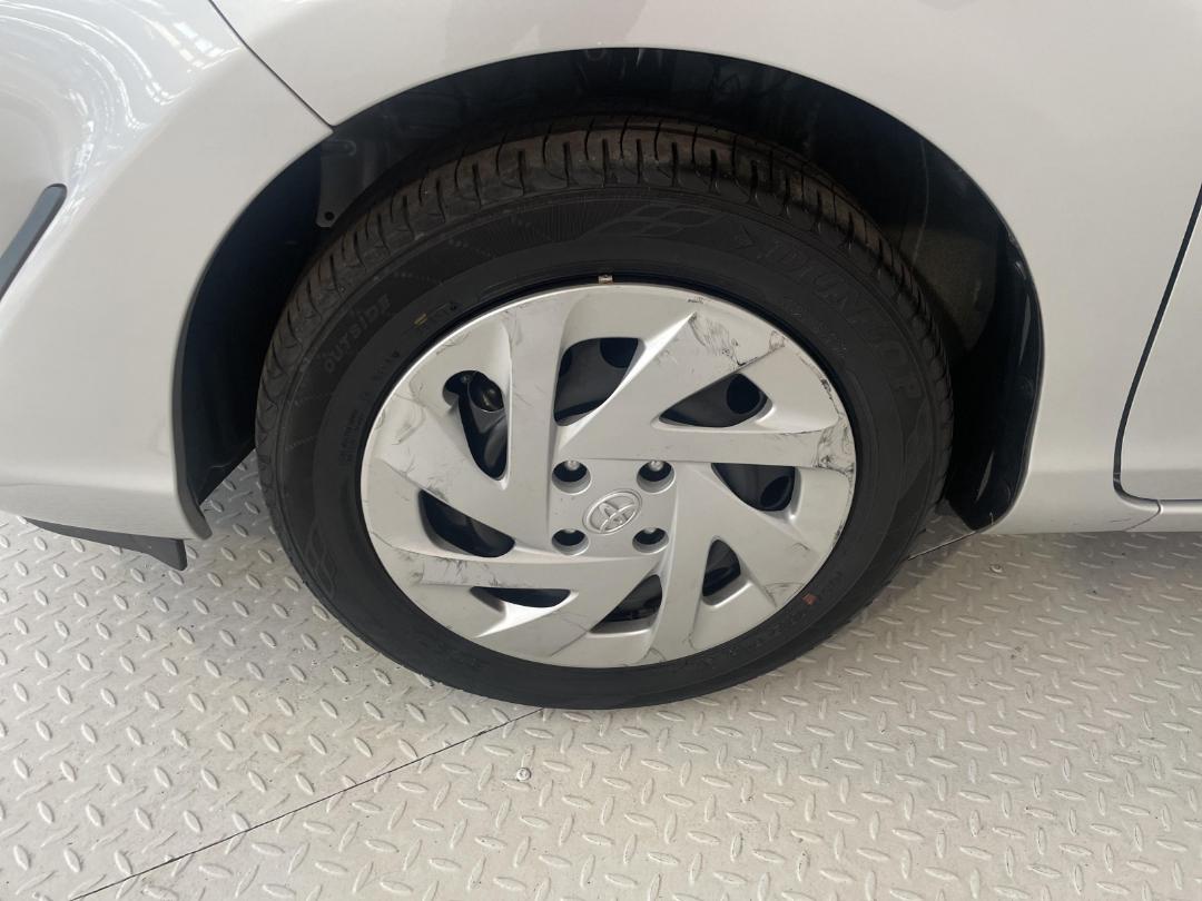 Photo '10' of Toyota Aqua