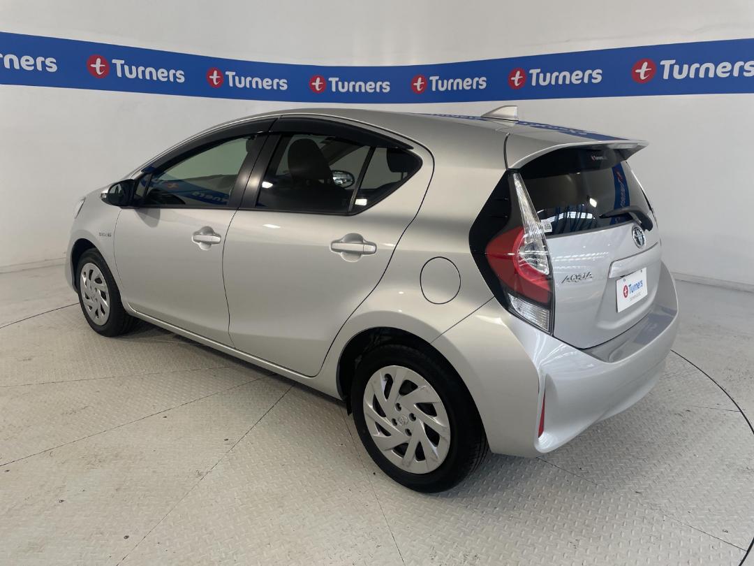 Photo '5' of Toyota Aqua