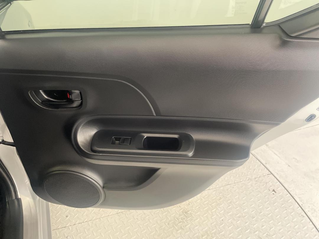 Photo '19' of Toyota Aqua