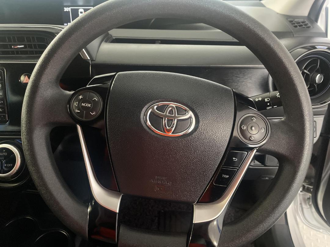 Photo '27' of Toyota Aqua