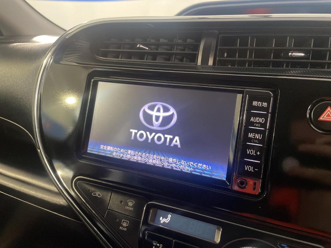 Photo '28' of Toyota Aqua