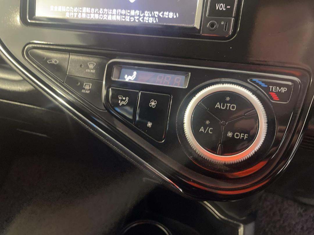 Photo '30' of Toyota Aqua