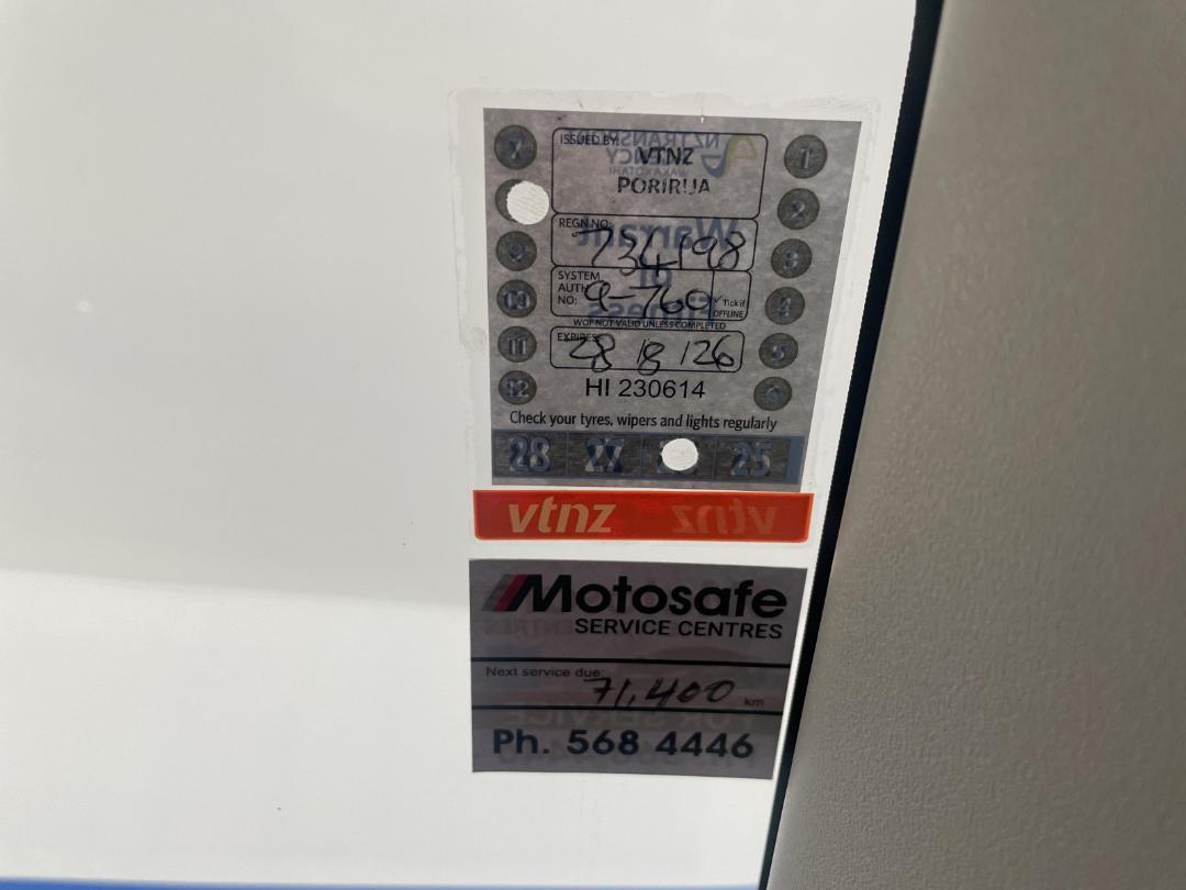 Photo '33' of Toyota Aqua