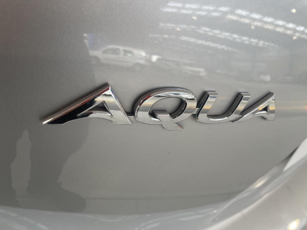 Photo '35' of Toyota Aqua