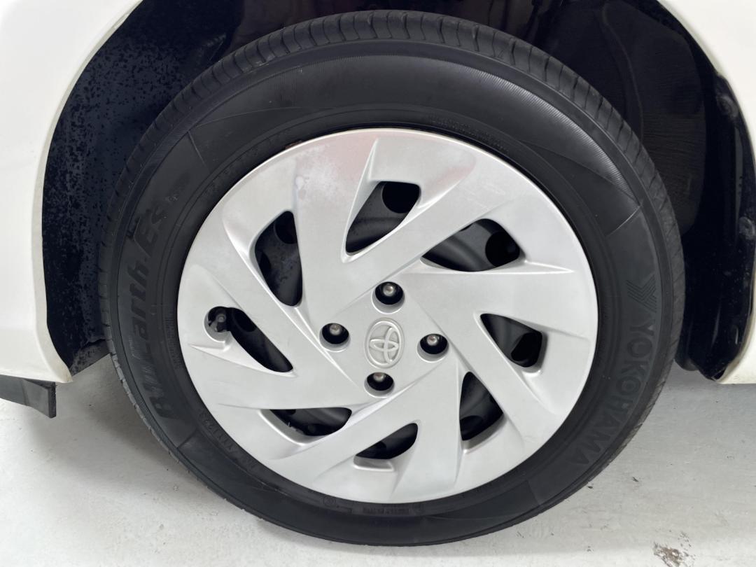 Photo '10' of Toyota Aqua Photo '10' of Toyota Aqua