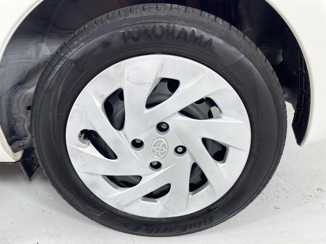 Photo '11' of Toyota Aqua Photo '11' of Toyota Aqua