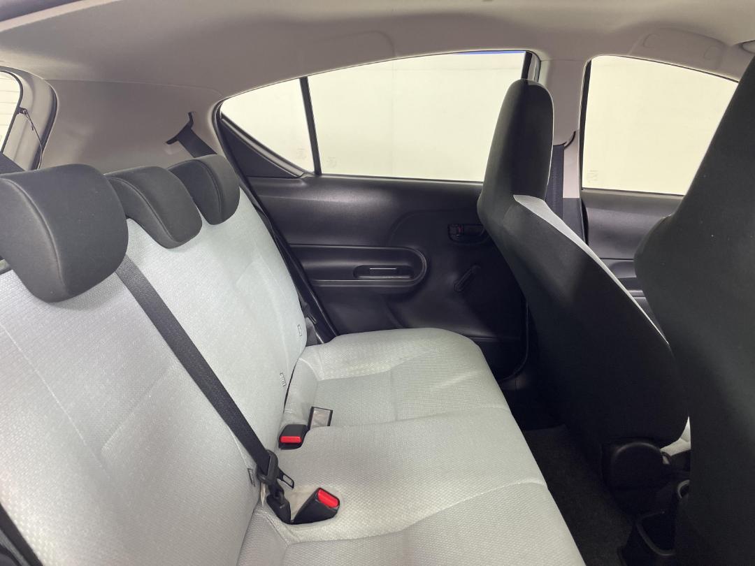 Photo '20' of Toyota Aqua Photo '20' of Toyota Aqua