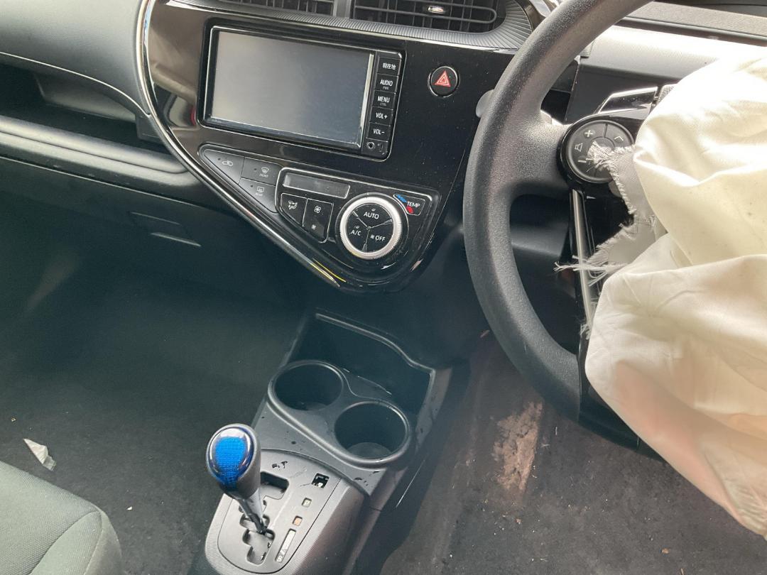 Photo '13' of Toyota Aqua