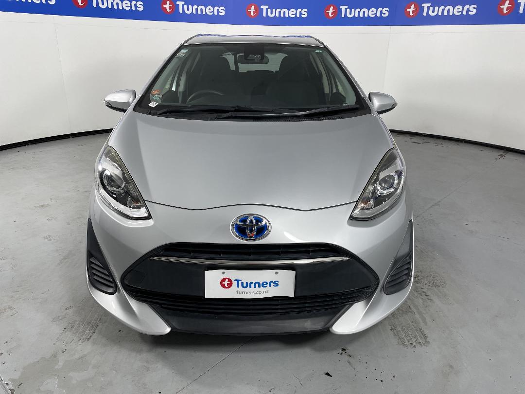 Photo '2' of Toyota Aqua