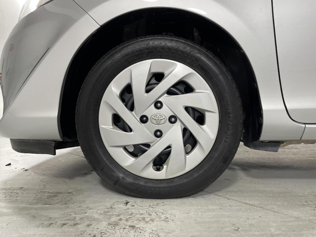 Photo '10' of Toyota Aqua