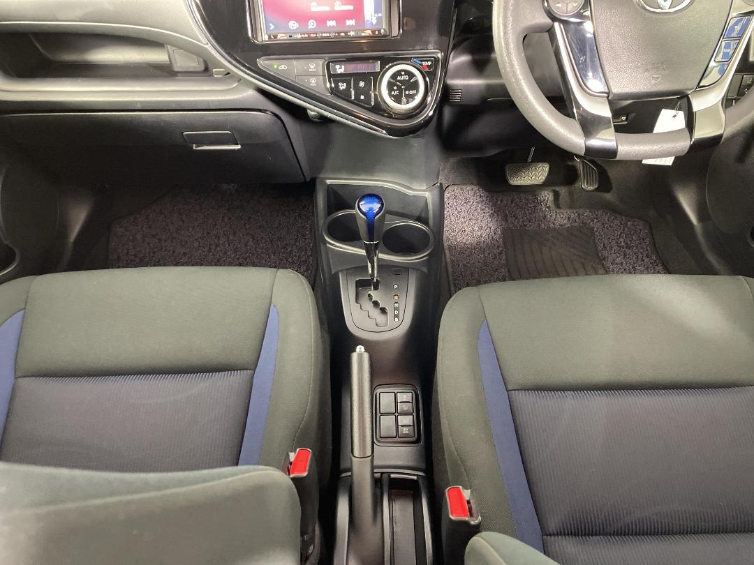 Photo '18' of Toyota Aqua