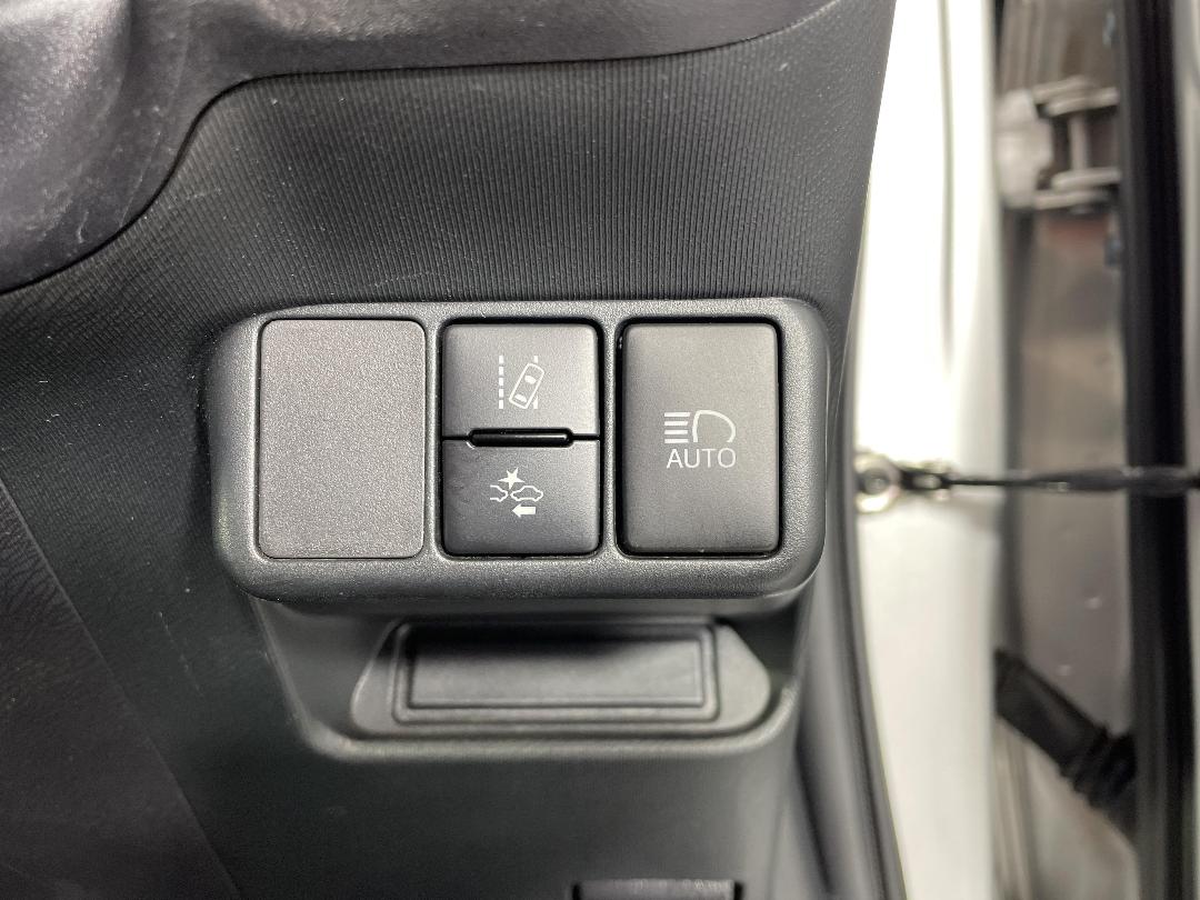 Photo '27' of Toyota Aqua