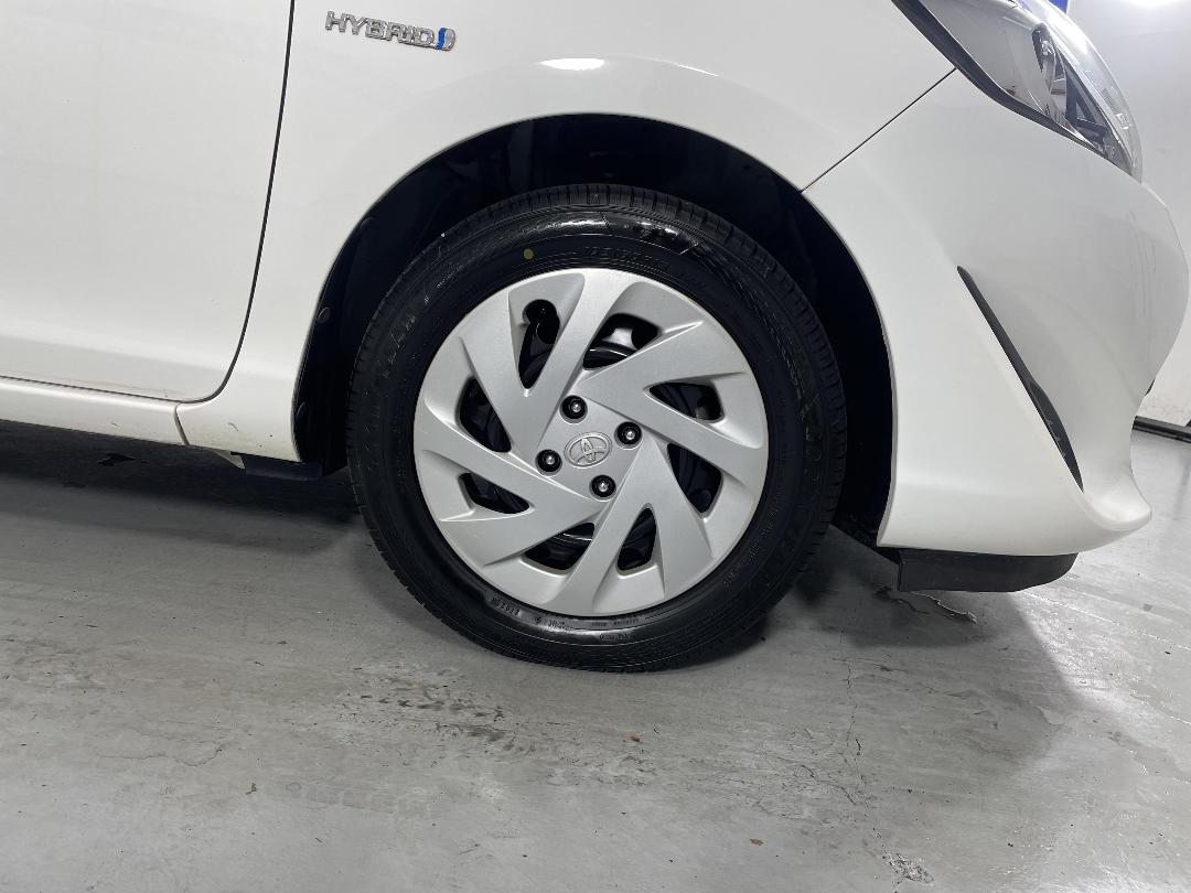 Photo '9' of Toyota Aqua