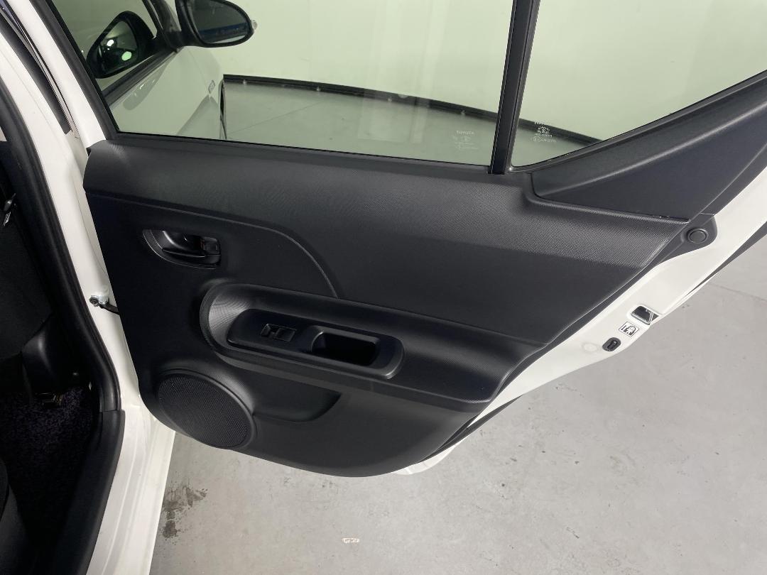 Photo '19' of Toyota Aqua