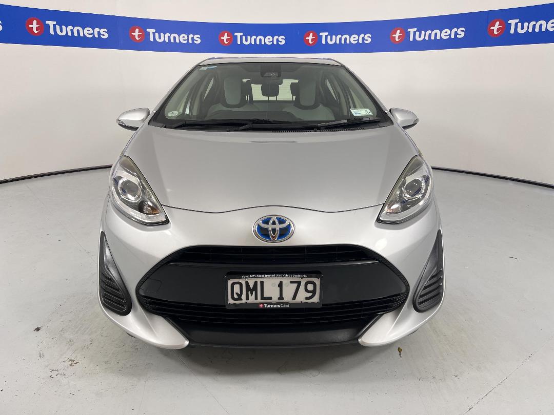 Photo '2' of Toyota Aqua