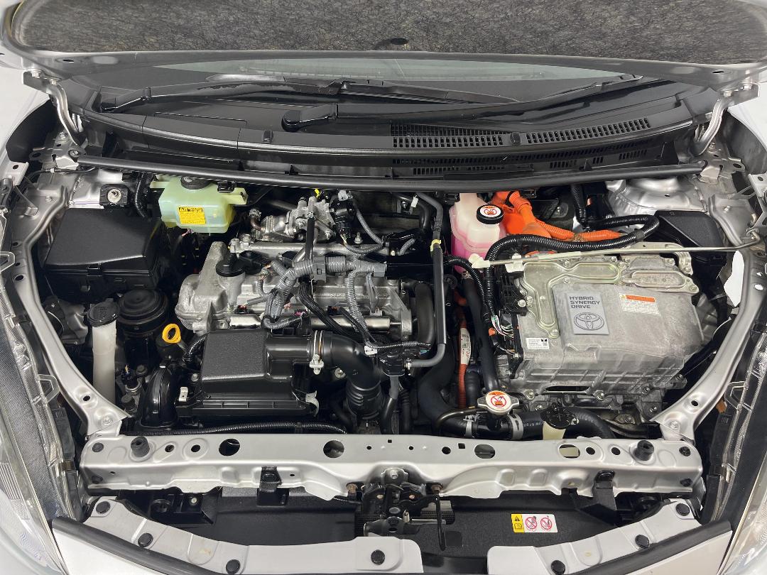 Photo '13' of Toyota Aqua