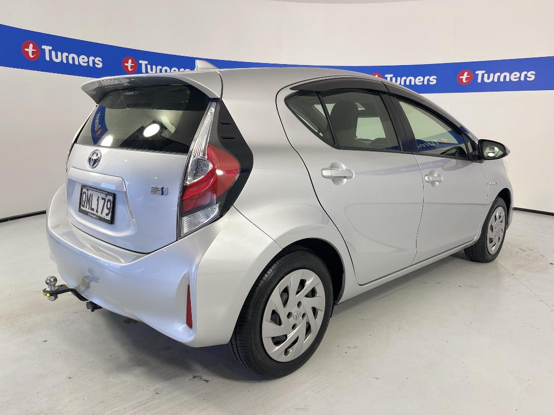 Photo '7' of Toyota Aqua