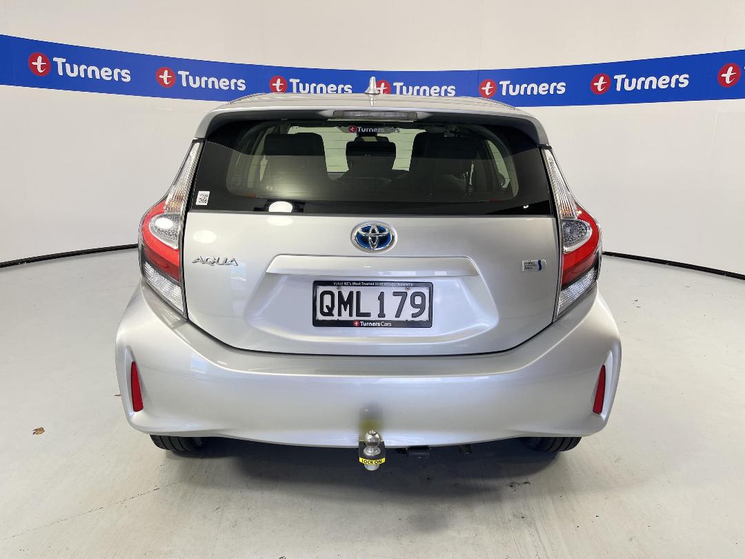 Photo '6' of Toyota Aqua