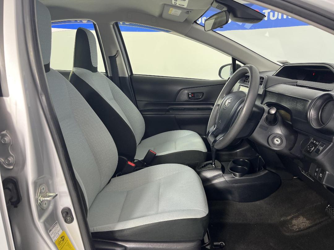 Photo '16' of Toyota Aqua