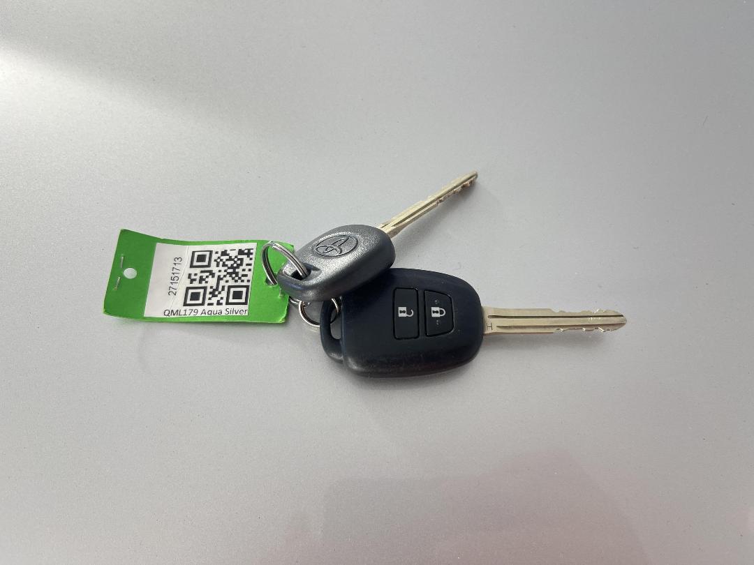 Photo '22' of Toyota Aqua