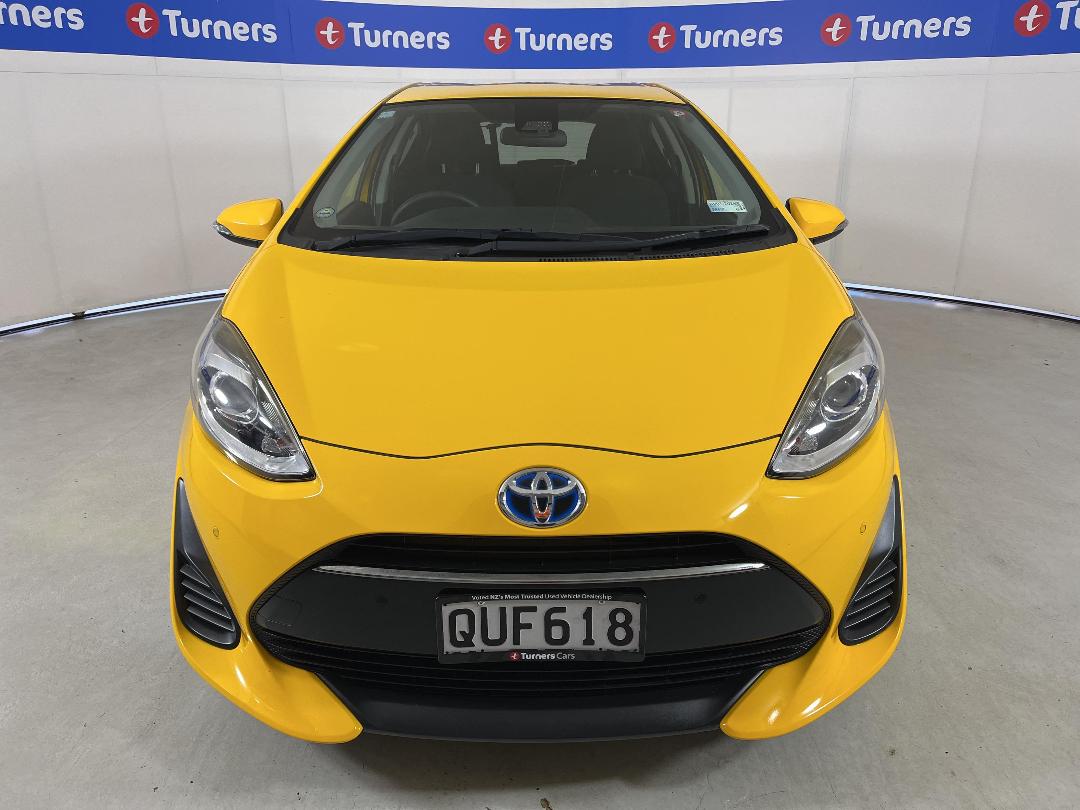 Photo '2' of Toyota Aqua Photo '2' of Toyota Aqua