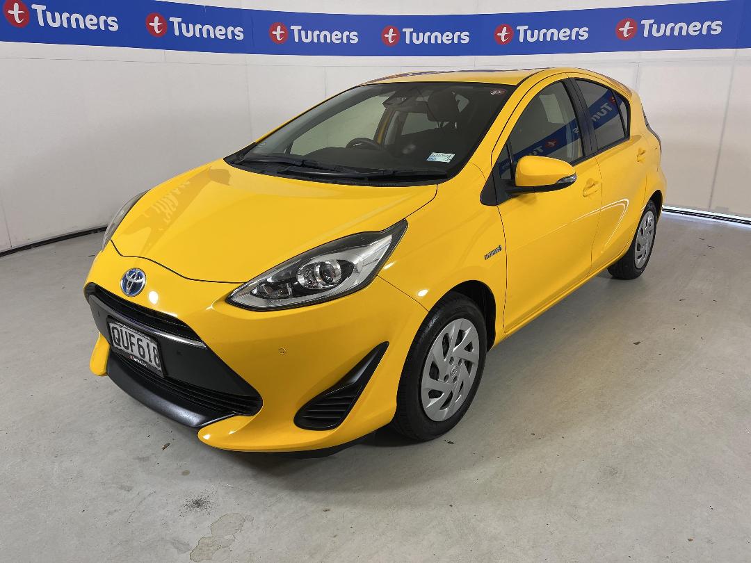 Photo '4' of Toyota Aqua Photo '4' of Toyota Aqua