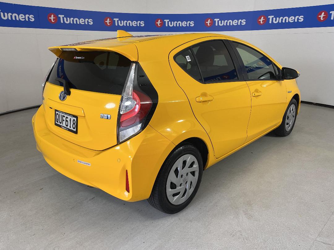 Photo '7' of Toyota Aqua Photo '7' of Toyota Aqua