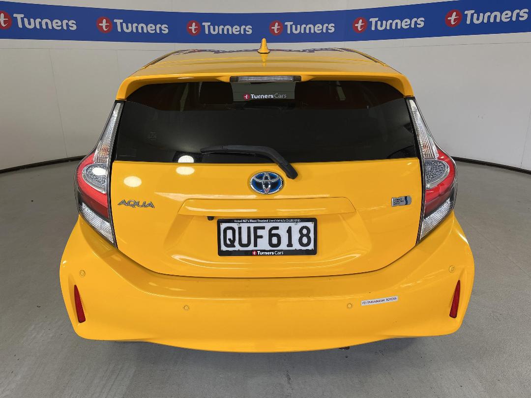 Photo '6' of Toyota Aqua Photo '6' of Toyota Aqua