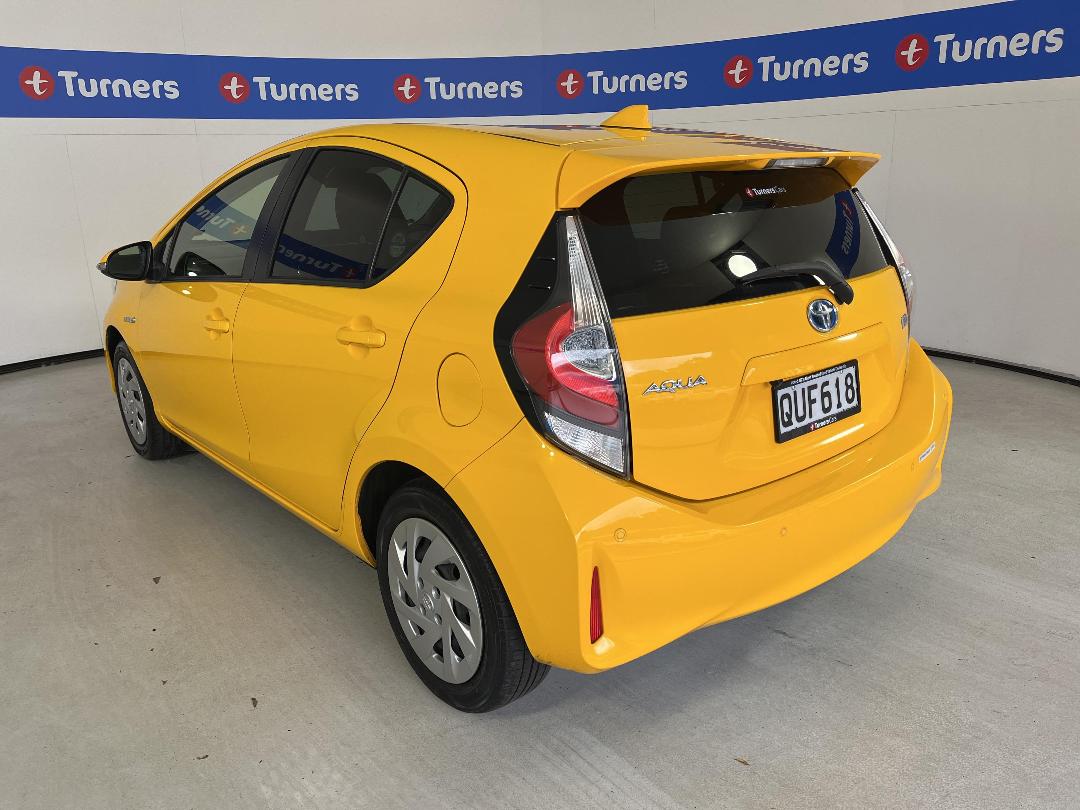 Photo '5' of Toyota Aqua Photo '5' of Toyota Aqua