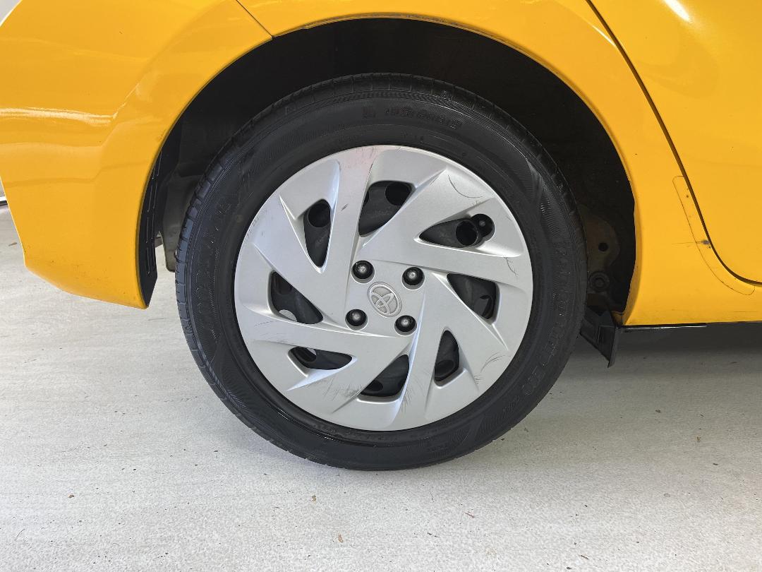 Photo '12' of Toyota Aqua Photo '12' of Toyota Aqua