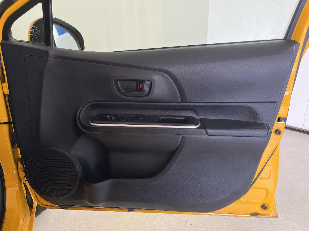 Photo '15' of Toyota Aqua Photo '15' of Toyota Aqua