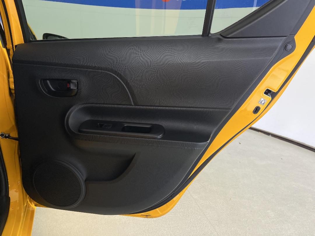 Photo '19' of Toyota Aqua Photo '19' of Toyota Aqua