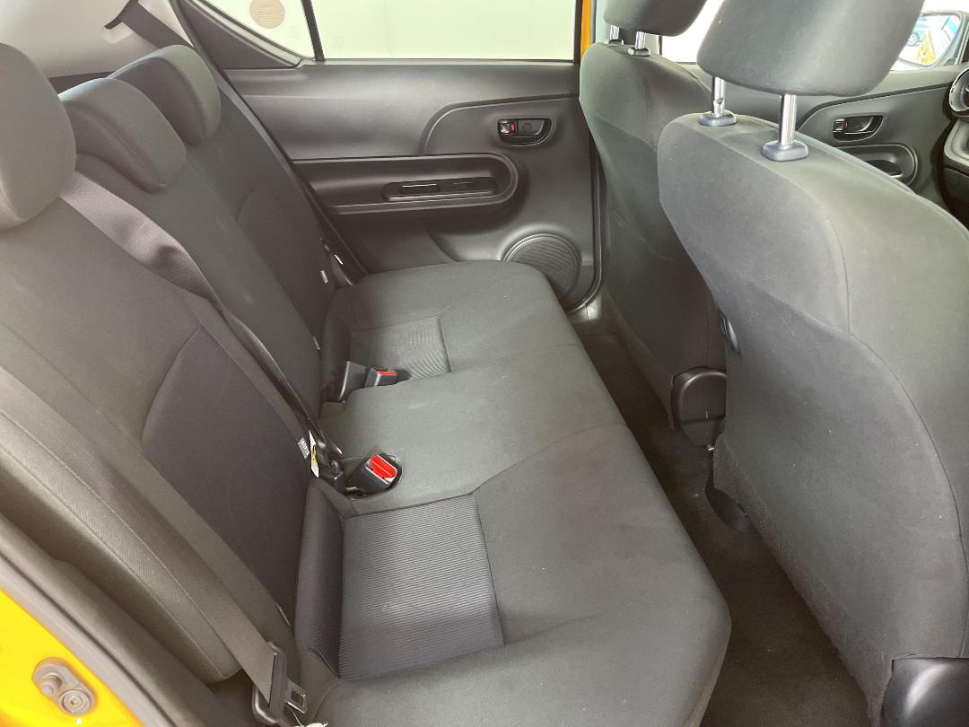 Photo '20' of Toyota Aqua Photo '20' of Toyota Aqua