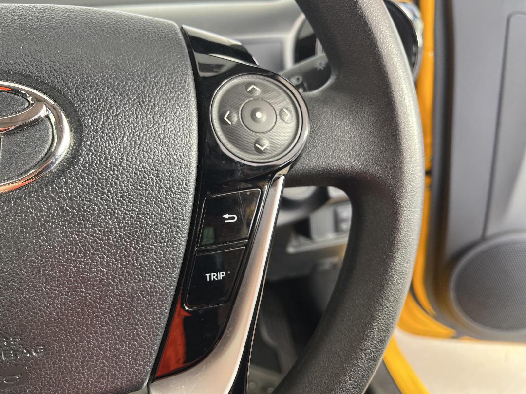 Photo '25' of Toyota Aqua Photo '25' of Toyota Aqua