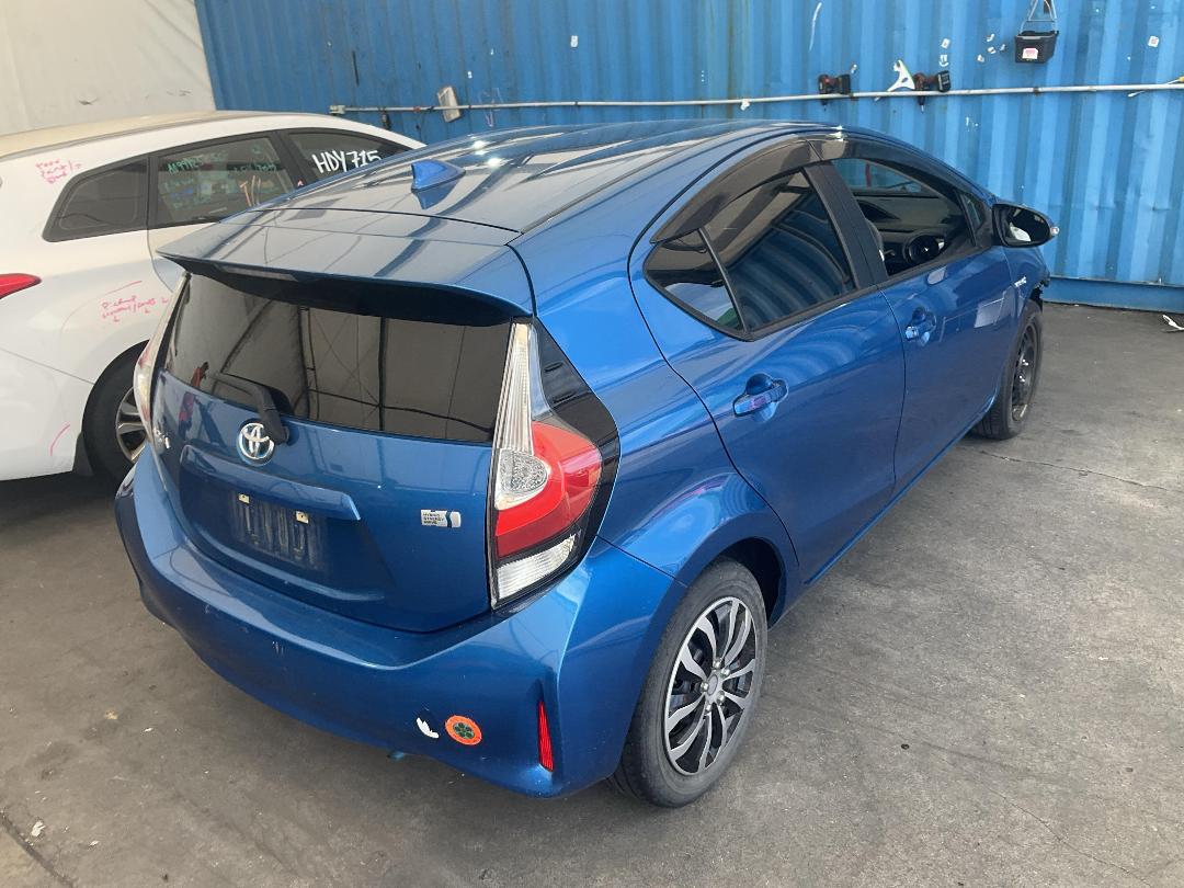 Photo '13' of Toyota Aqua