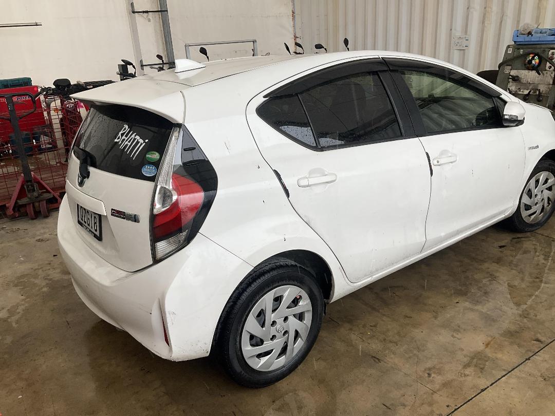 Photo '5' of Toyota Aqua Hybrid Photo '5' of Toyota Aqua Hybrid