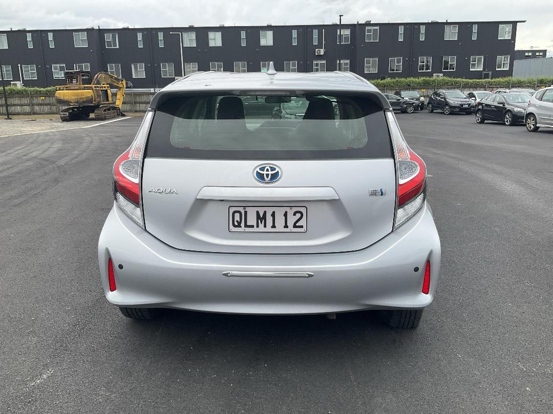 Photo '5' of Toyota Aqua Hybrid Photo '5' of Toyota Aqua Hybrid