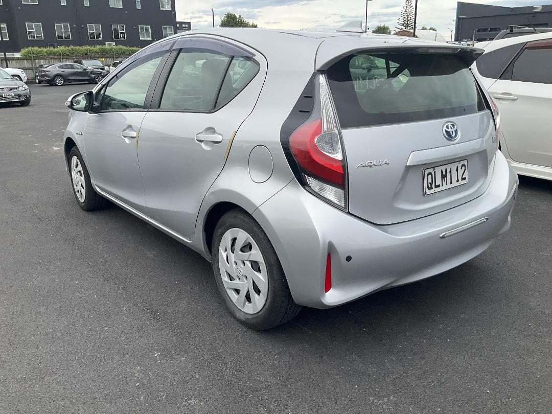 Photo '4' of Toyota Aqua Hybrid Photo '4' of Toyota Aqua Hybrid