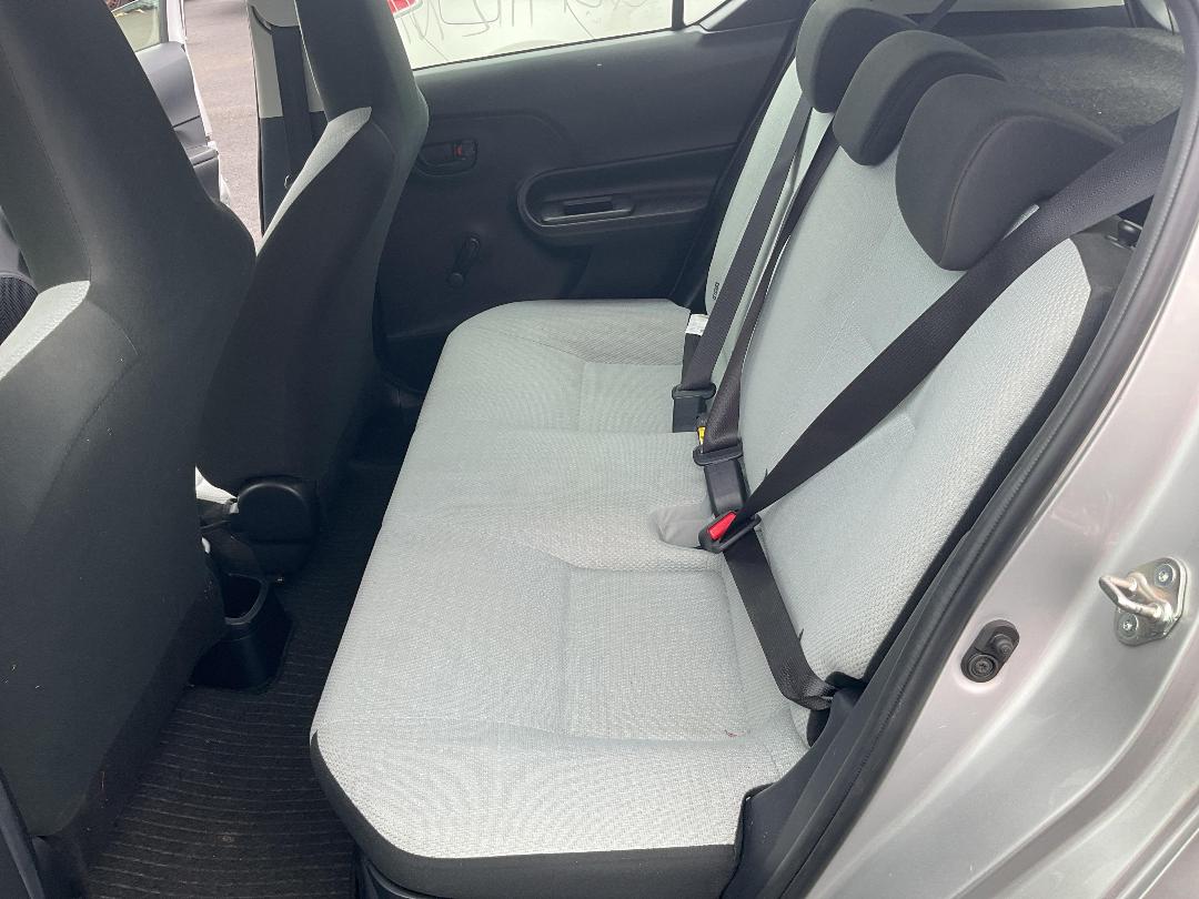 Photo '14' of Toyota Aqua Hybrid Photo '14' of Toyota Aqua Hybrid