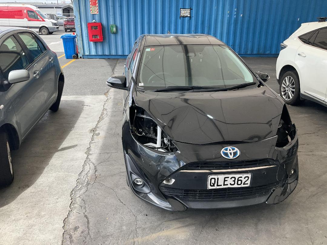 Photo '4' of Toyota Aqua Hybrid Photo '4' of Toyota Aqua Hybrid