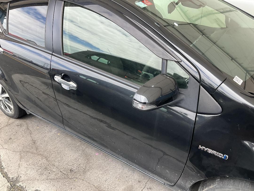 Photo '3' of Toyota Aqua Hybrid Photo '3' of Toyota Aqua Hybrid